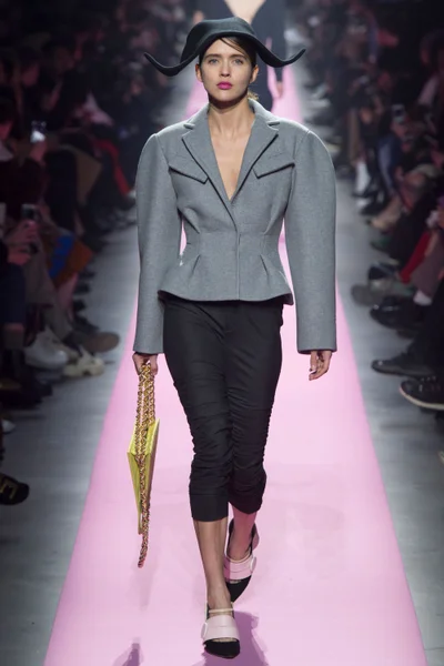 Look 32